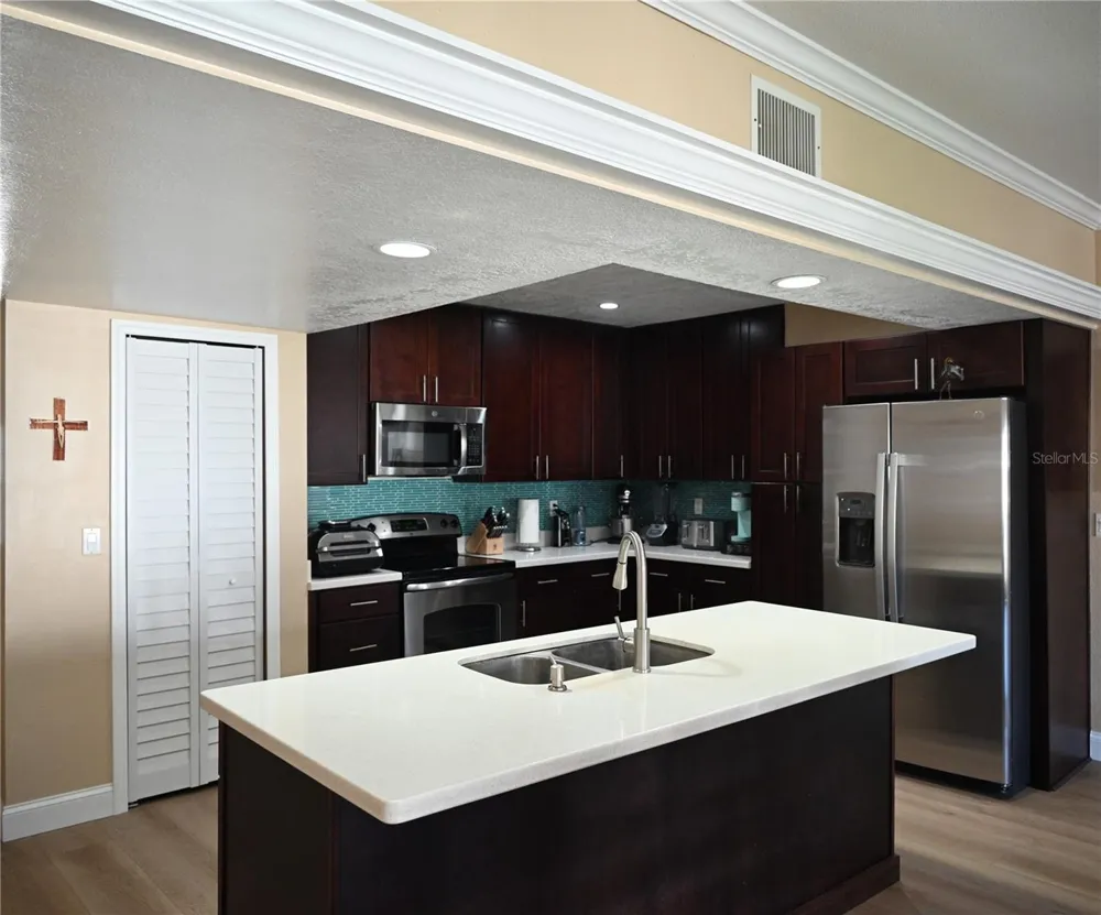 9215 CAPTIVA CIRCLE St Pete Beach, FL 33706