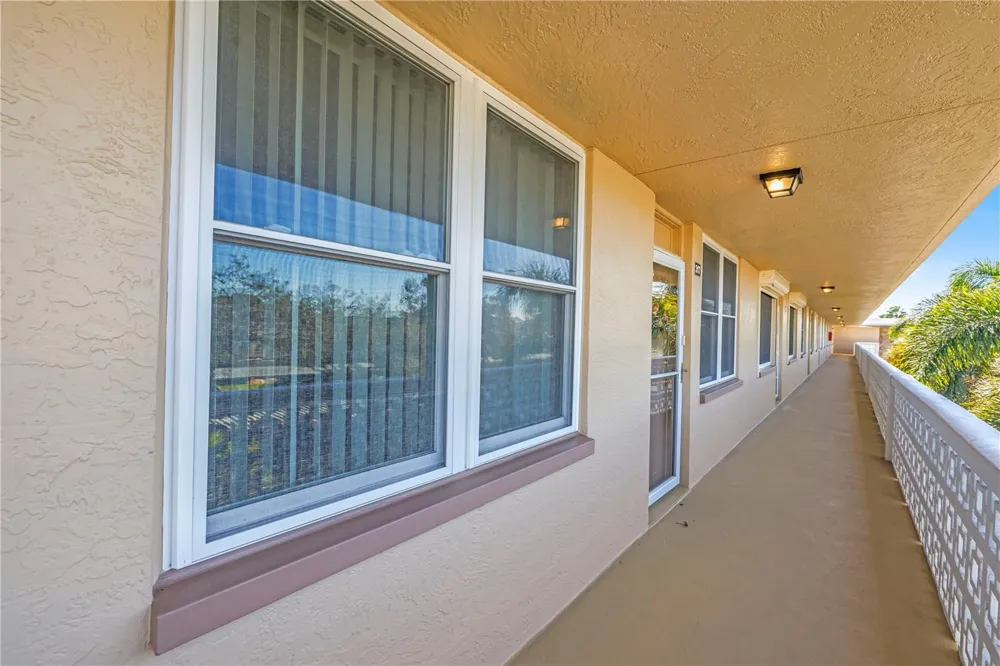 5095 BAY STREET NE #317 St Petersburg, FL 33703