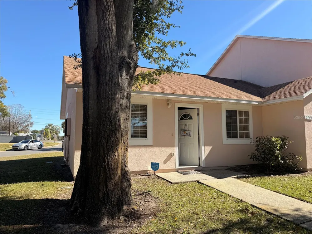 6701 MAGNOLIA POINTE CIRCLE