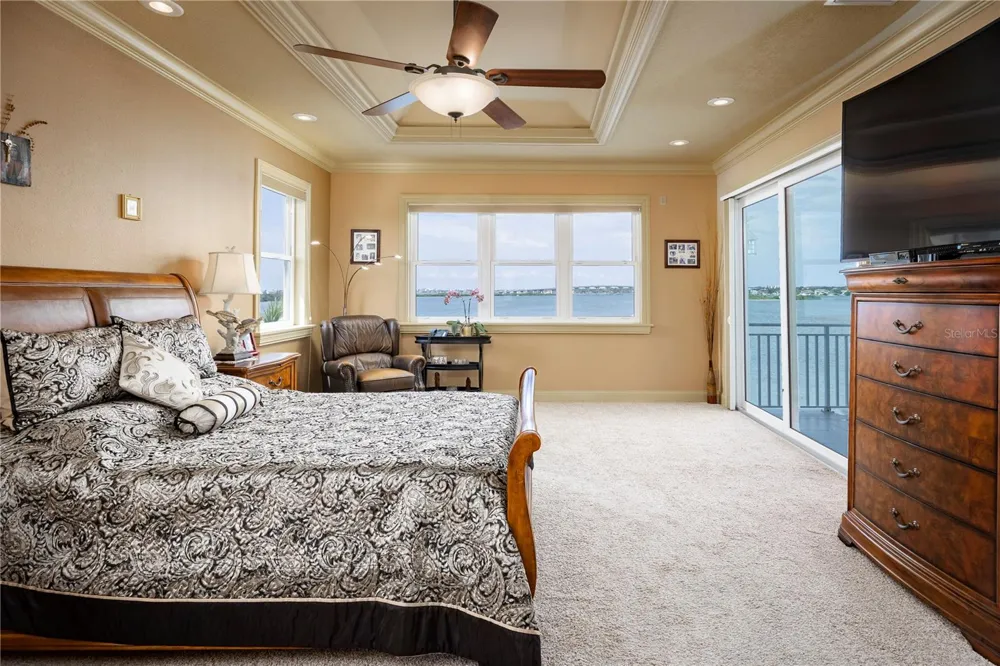 306 HARBOR DRIVE Indian Rocks Beach, FL 33785