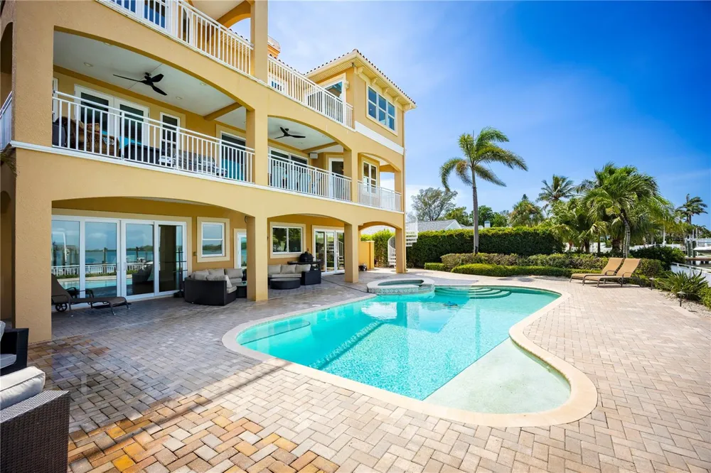306 HARBOR DRIVE Indian Rocks Beach, FL 33785