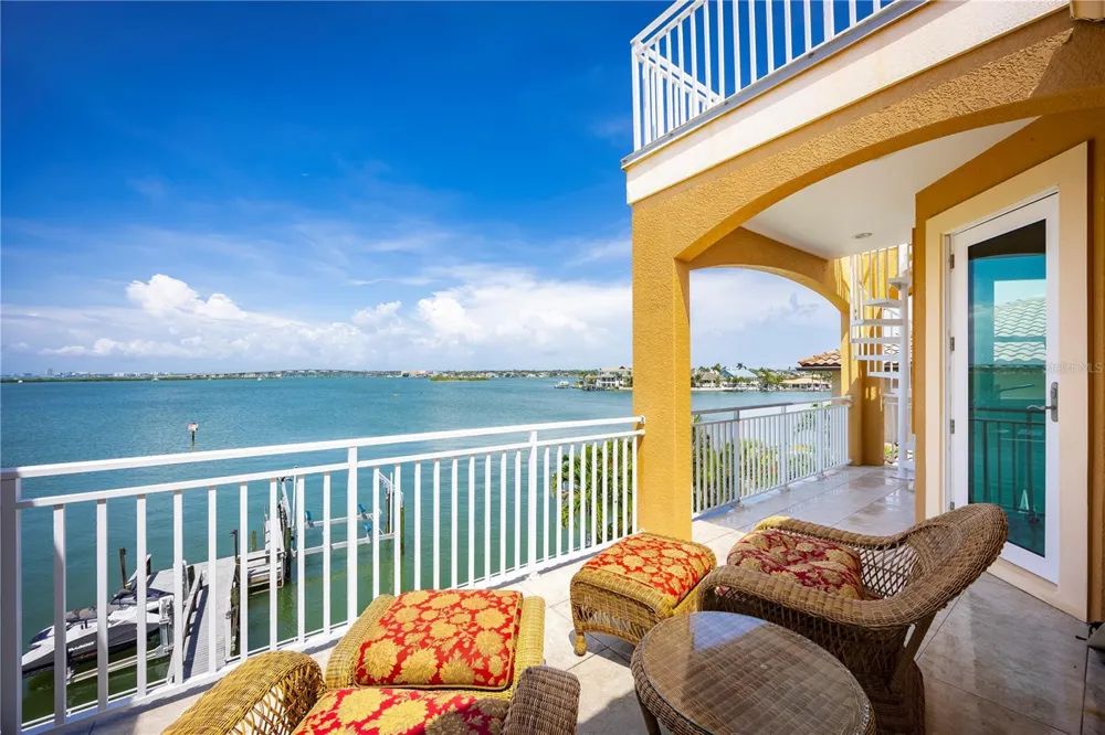 306 HARBOR DRIVE Indian Rocks Beach, FL 33785