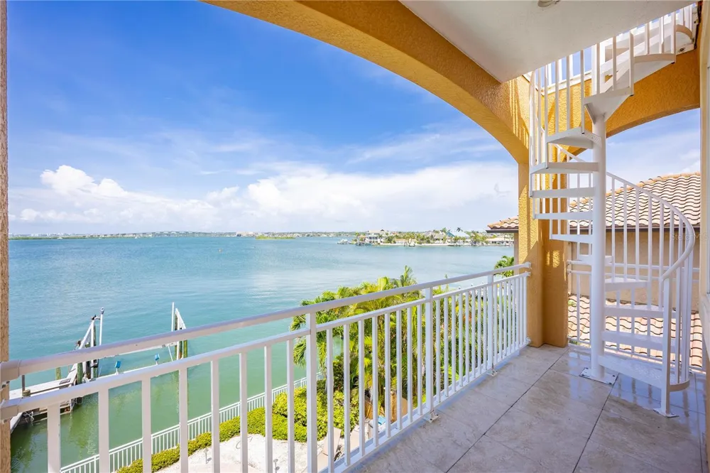 306 HARBOR DRIVE Indian Rocks Beach, FL 33785