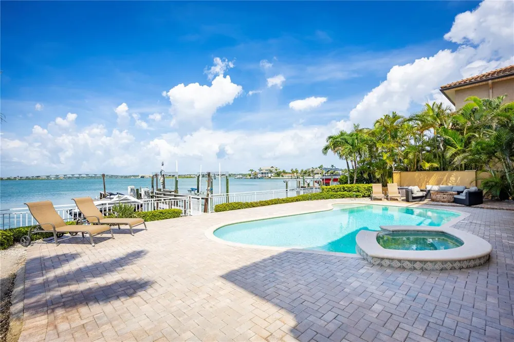 306 HARBOR DRIVE Indian Rocks Beach, FL 33785