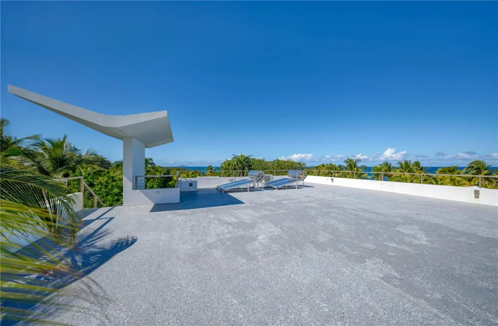 Carr. 413 KM 3.3 Rincon, PR 00677