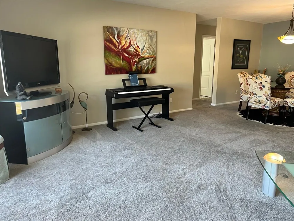 855 FOUNTAINHEAD DRIVE Largo, FL 33770