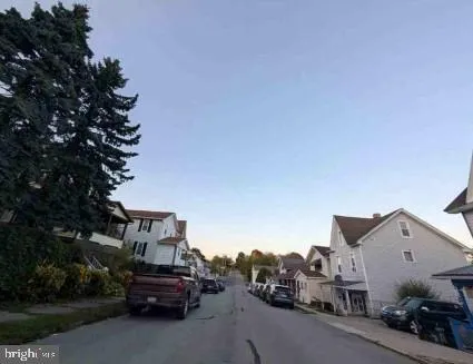 206 E WALNUT AVENUE Altoona, PA 16601