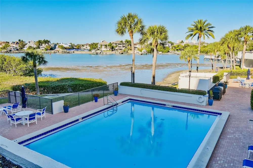 6 BELLEVIEW BOULEVARD #801 Belleair, FL 33756
