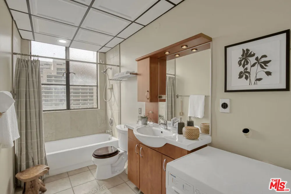 108 W 2nd Street #708 Los Angeles, CA 90012