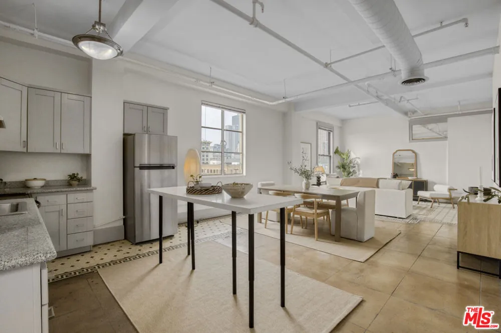 108 W 2nd Street #708 Los Angeles, CA 90012