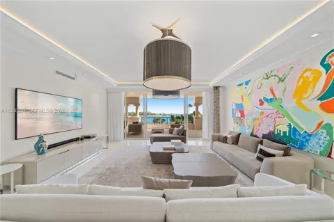 7124 Fisher Island Dr #7124