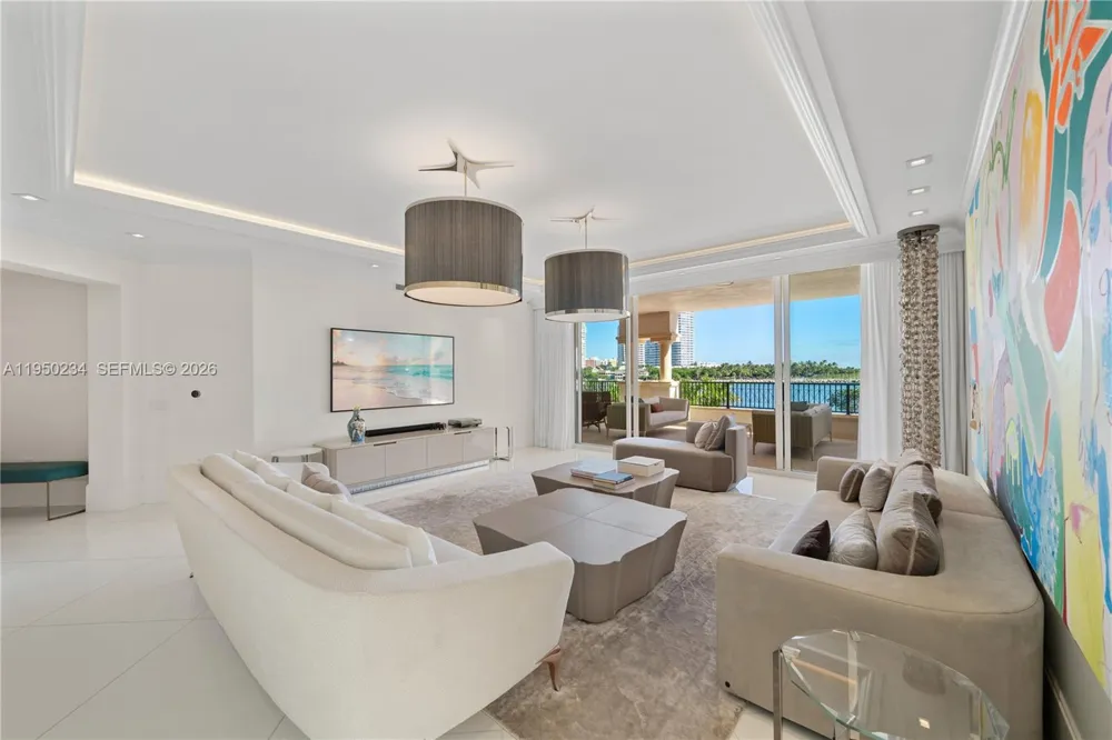 7124 Fisher Island Dr #7124 Miami Beach, FL 33109