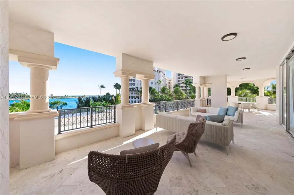 7124 Fisher Island Dr #7124 Miami Beach, FL 33109