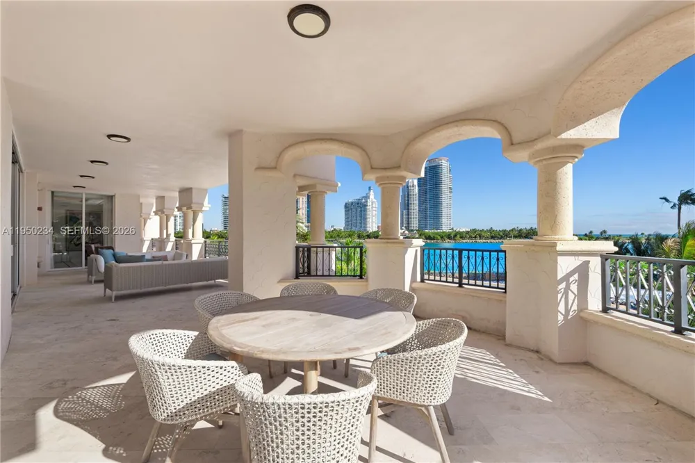 7124 Fisher Island Dr #7124 Miami Beach, FL 33109