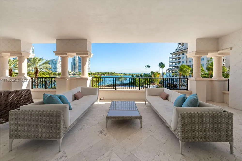 7124 Fisher Island Dr #7124 Miami Beach, FL 33109
