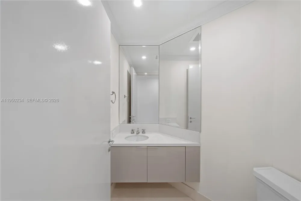 7124 Fisher Island Dr #7124 Miami Beach, FL 33109