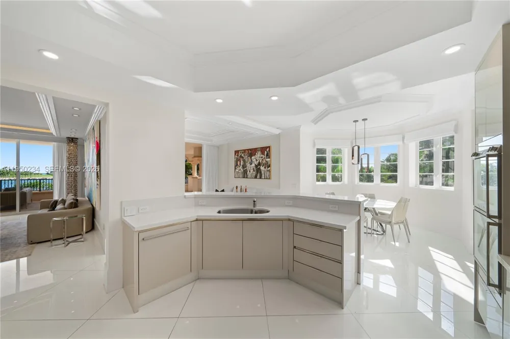 7124 Fisher Island Dr #7124 Miami Beach, FL 33109