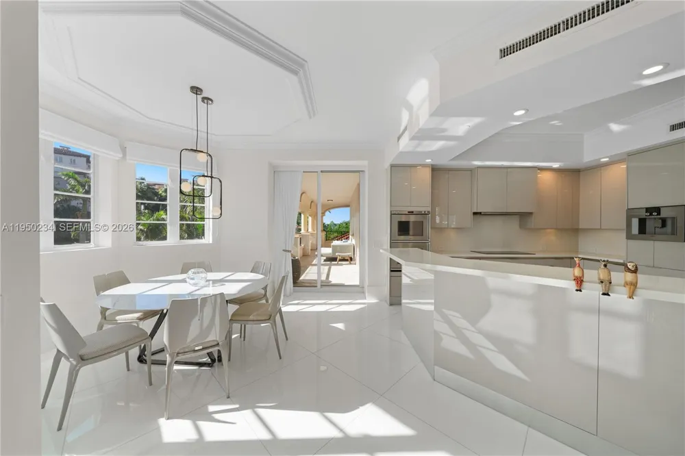7124 Fisher Island Dr #7124 Miami Beach, FL 33109