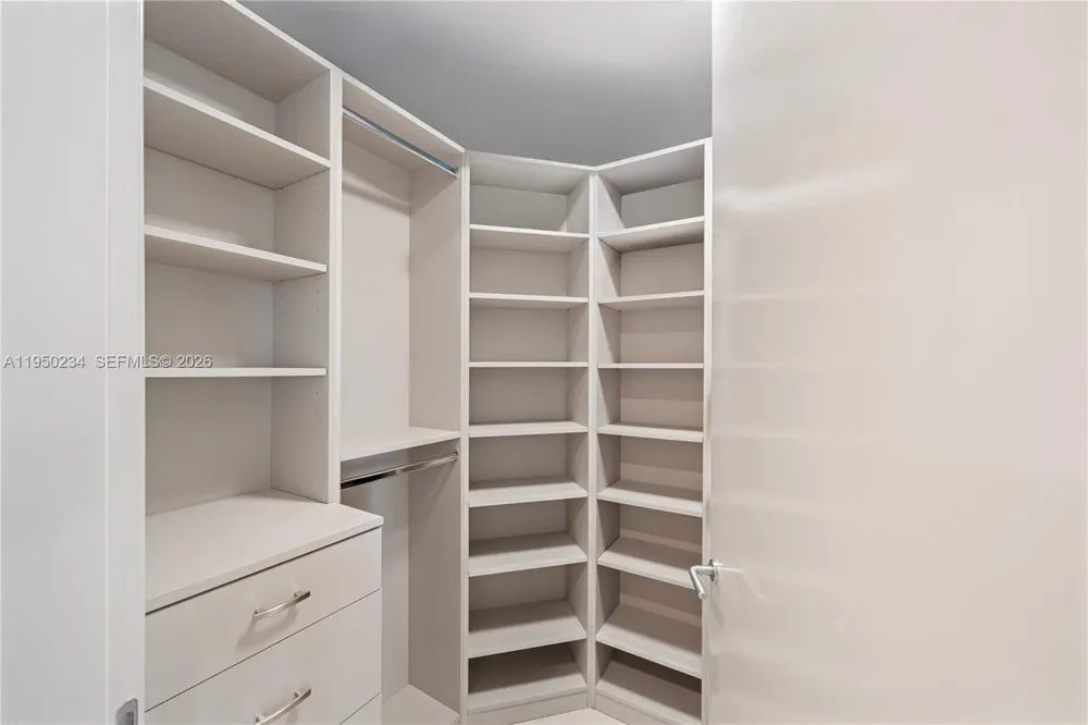 7124 Fisher Island Dr #7124 Miami Beach, FL 33109