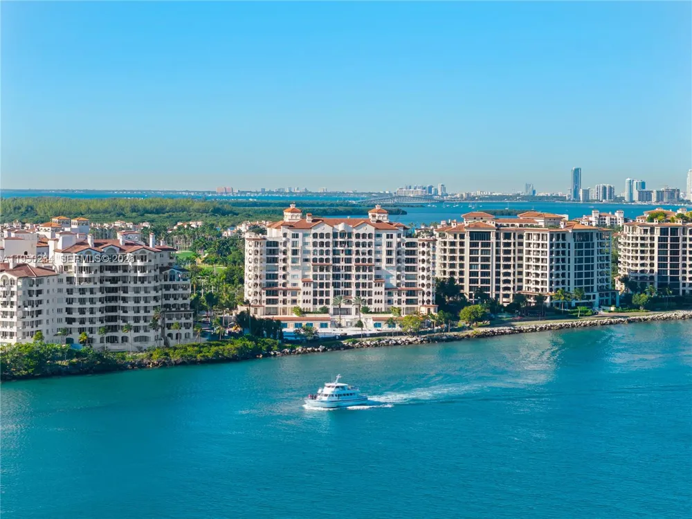 7124 Fisher Island Dr #7124 Miami Beach, FL 33109