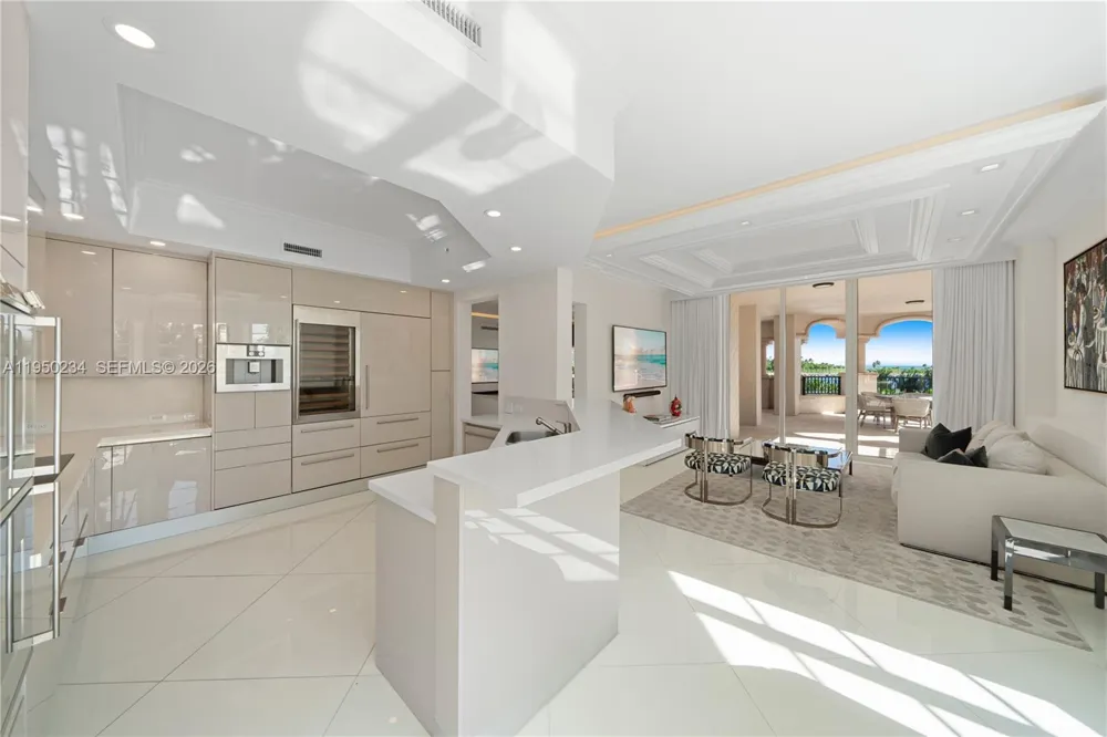 7124 Fisher Island Dr #7124 Miami Beach, FL 33109