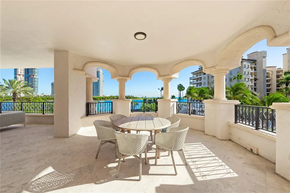 7124 Fisher Island Dr #7124 Miami Beach, FL 33109