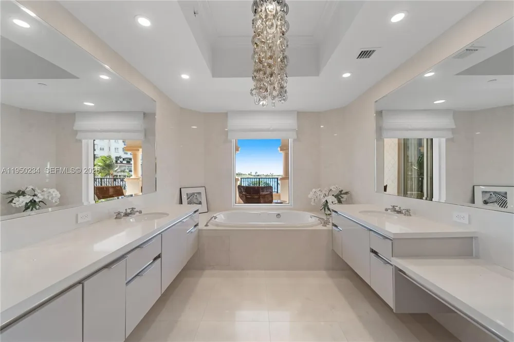 7124 Fisher Island Dr #7124 Miami Beach, FL 33109