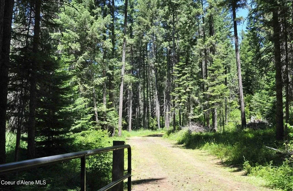 60317 Highway 200 Clark Fork, ID 83811