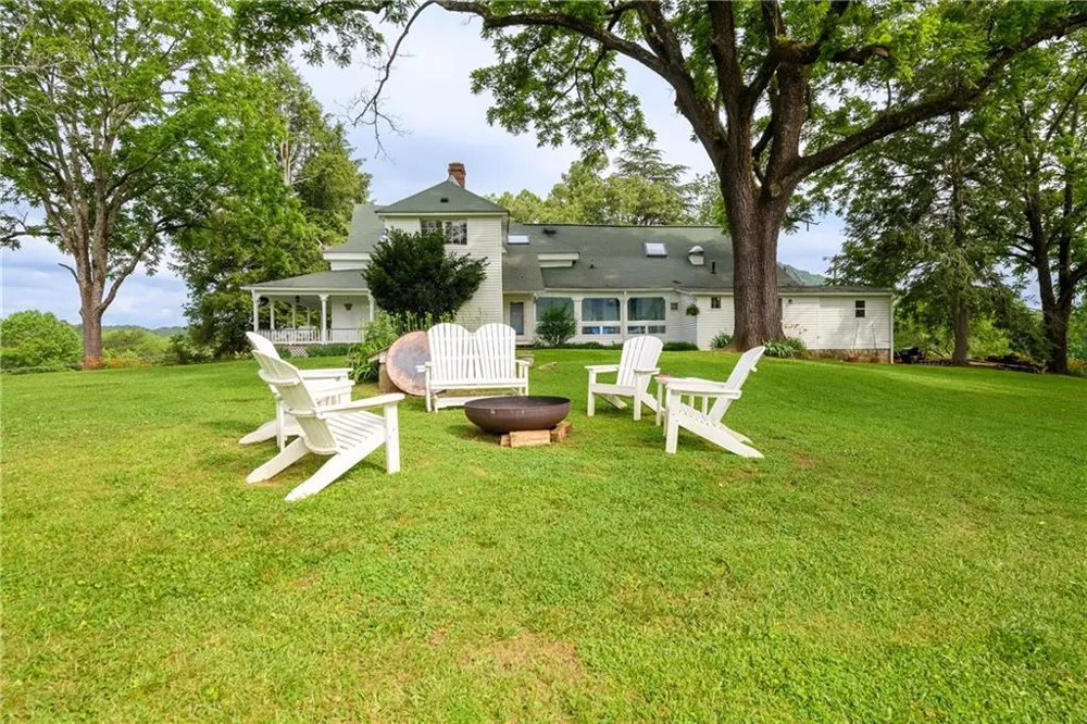 1526 Highway 255 Sautee Nacoochee, GA 30571
