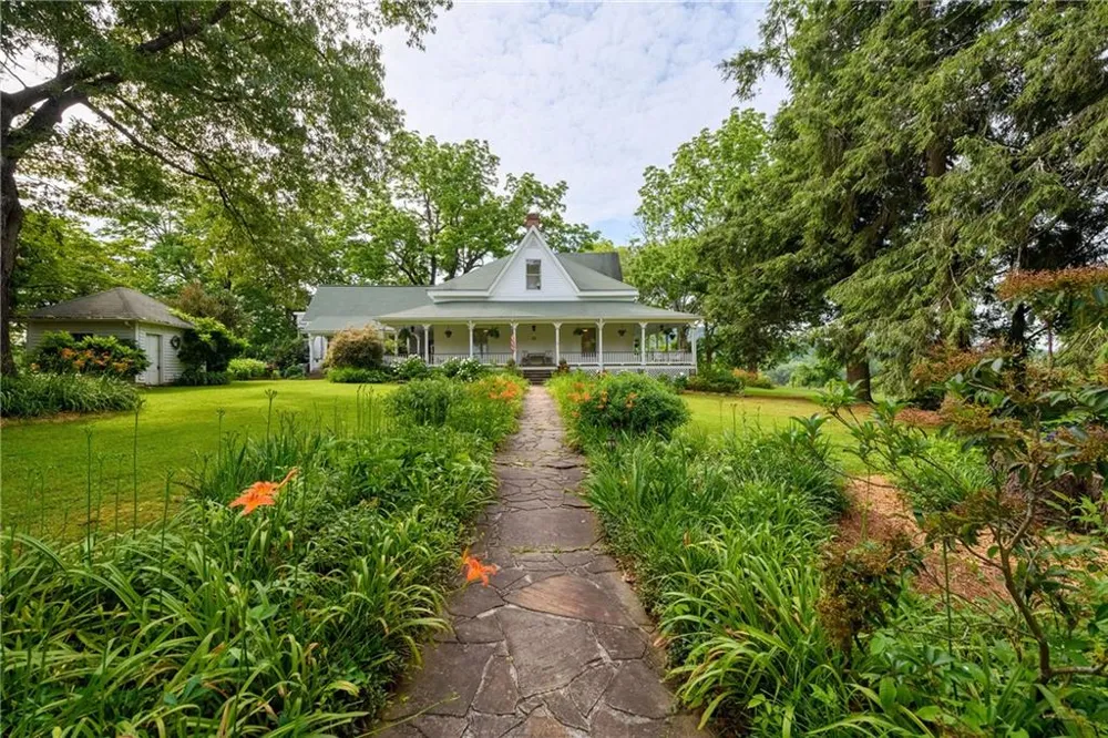 1526 Highway 255 Sautee Nacoochee, GA 30571