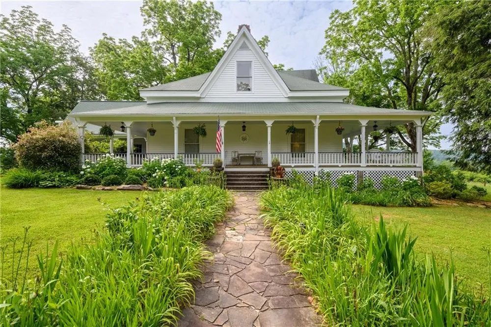 1526 Highway 255 Sautee Nacoochee, GA 30571