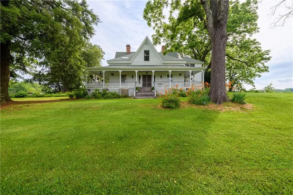 1526 Highway 255 Sautee Nacoochee, GA 30571