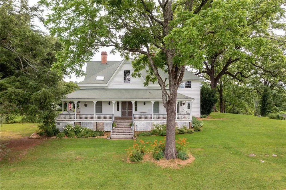 1526 Highway 255 Sautee Nacoochee, GA 30571