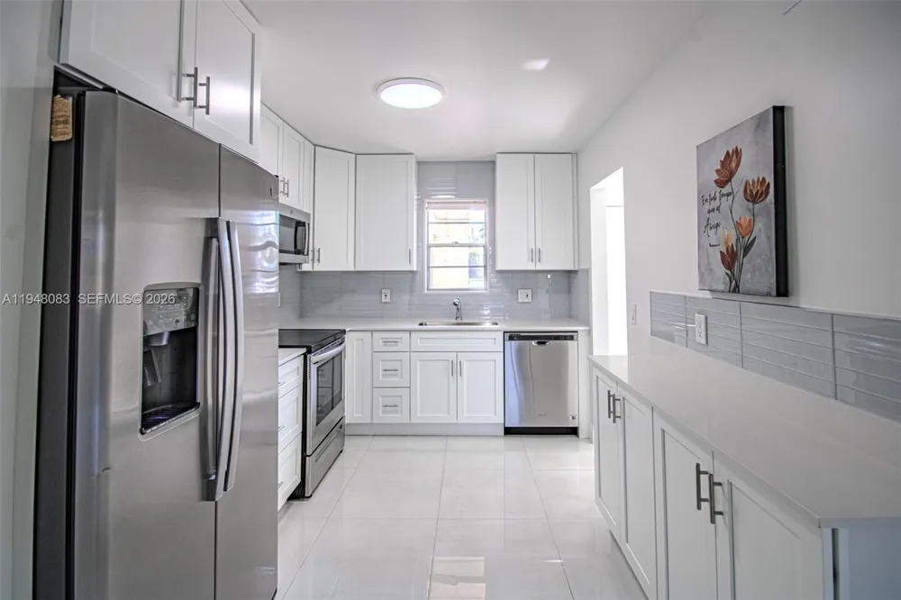 2541 Aragon Blvd #105