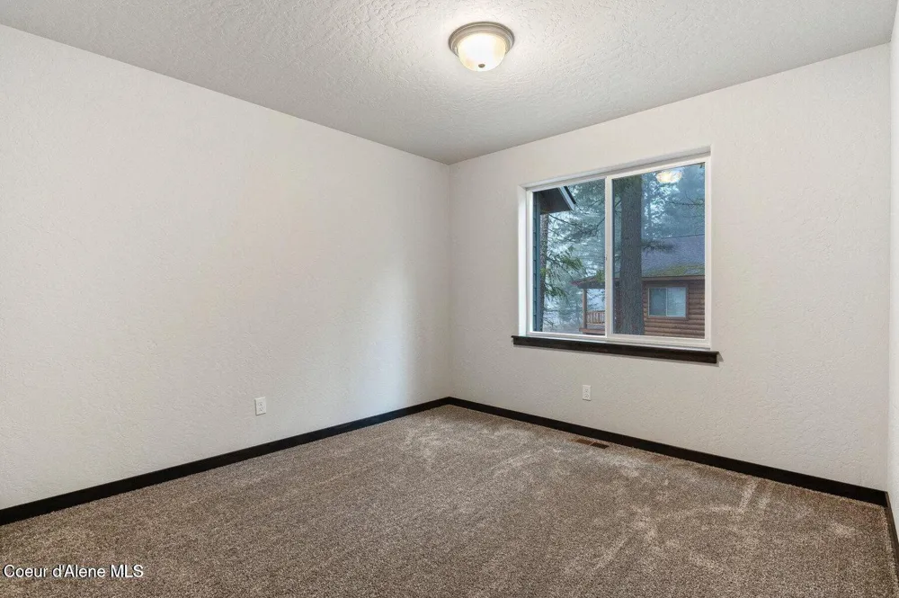 11992 LENNON LANE Rathdrum, ID 83858