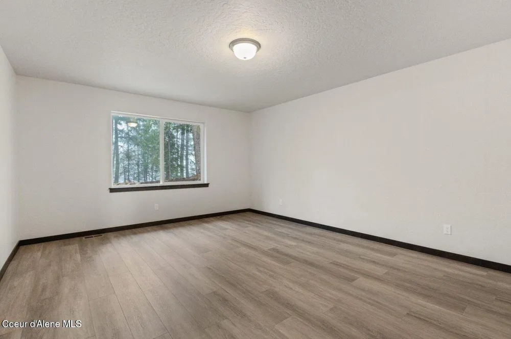 11992 LENNON LANE Rathdrum, ID 83858