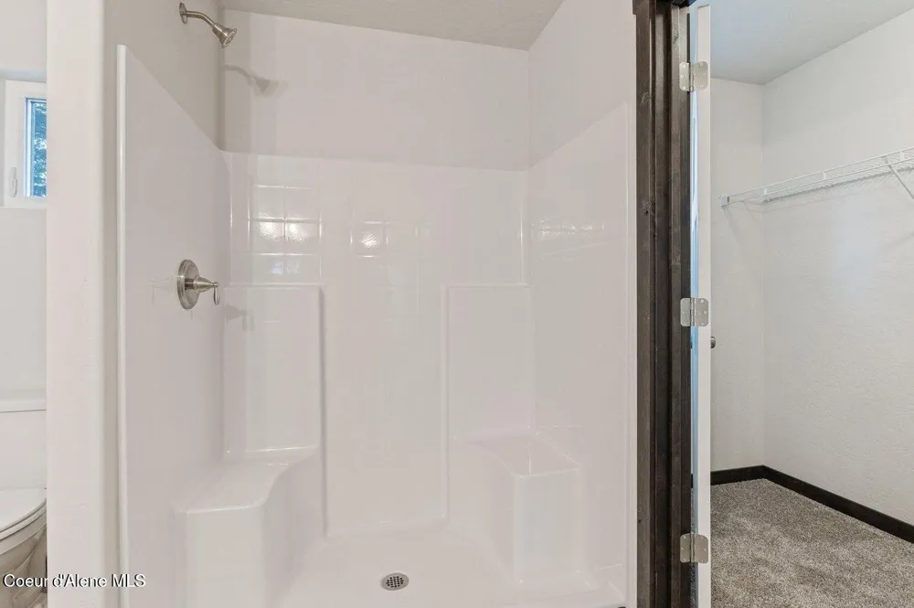 11992 LENNON LANE Rathdrum, ID 83858