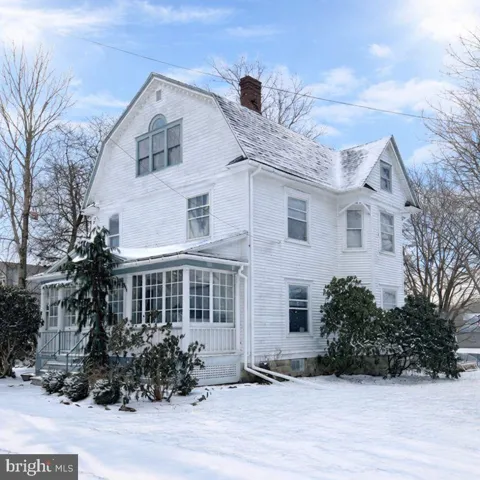 112 PINE AVE