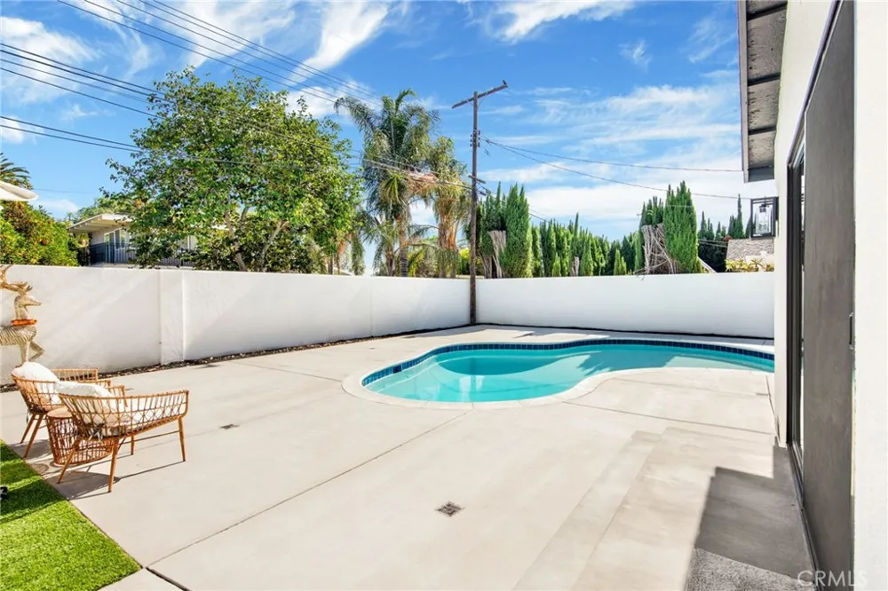 16052 Bahama Street North Hills, CA 91343