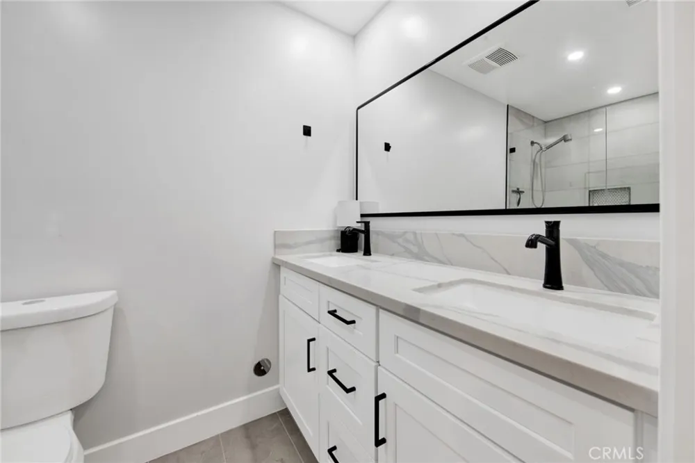 16052 Bahama Street North Hills, CA 91343
