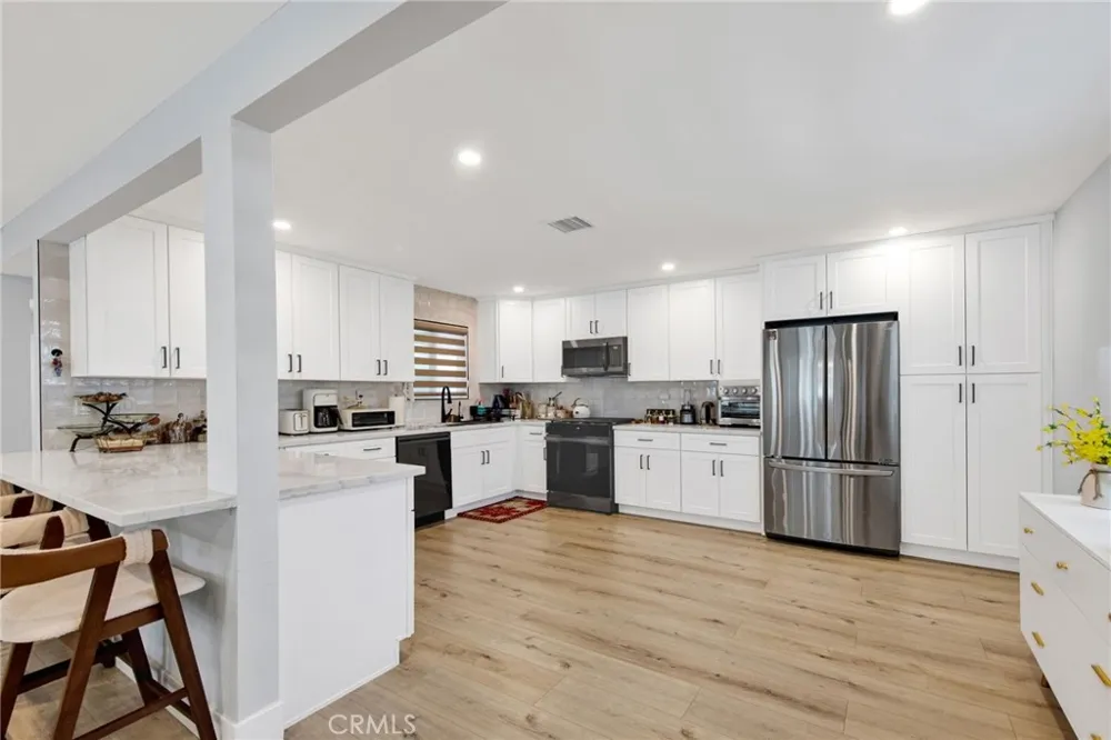 16052 Bahama Street North Hills, CA 91343
