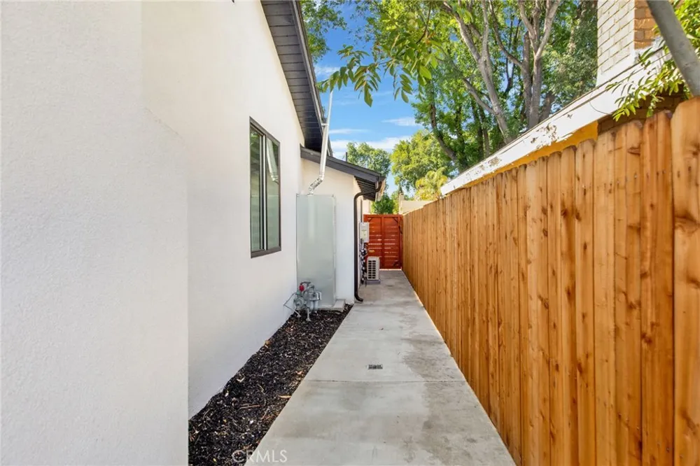 16052 Bahama Street North Hills, CA 91343