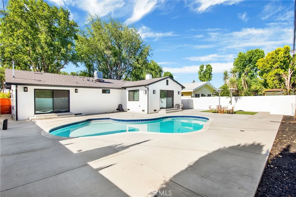 16052 Bahama Street North Hills, CA 91343