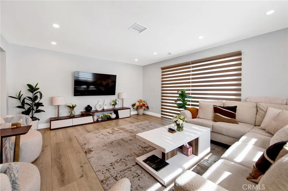 16052 Bahama Street North Hills, CA 91343