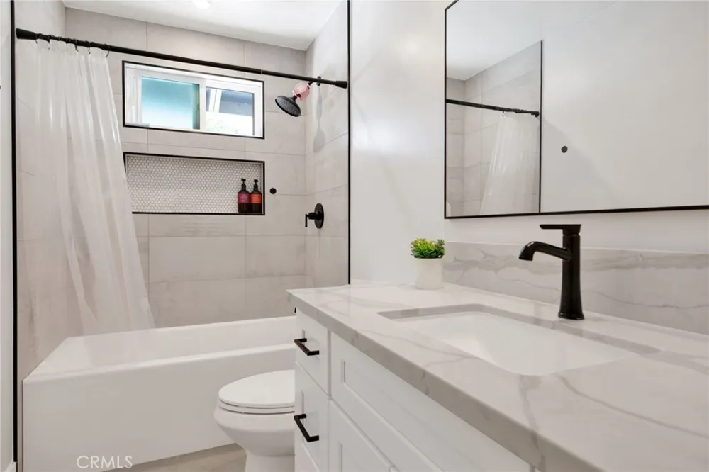 16052 Bahama Street North Hills, CA 91343
