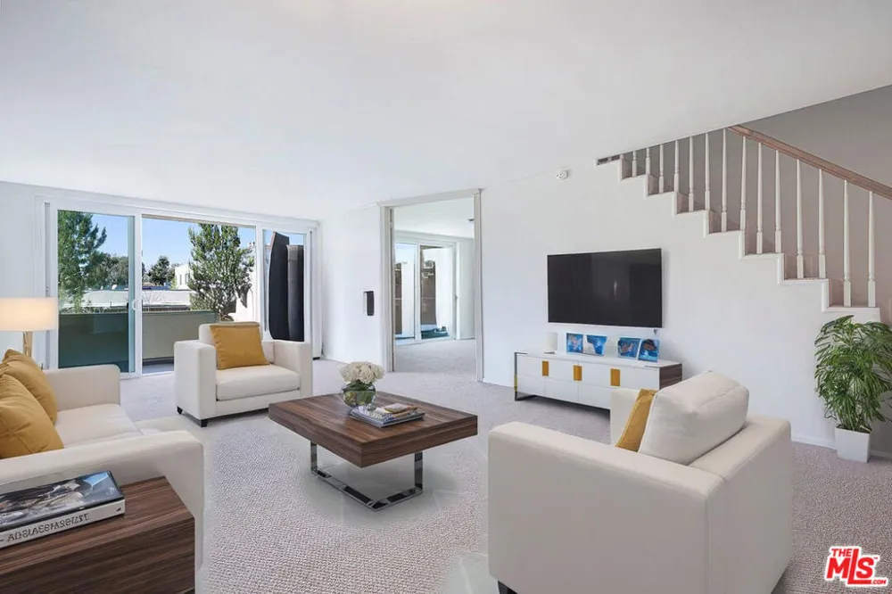 540 Kelton Avenue #306