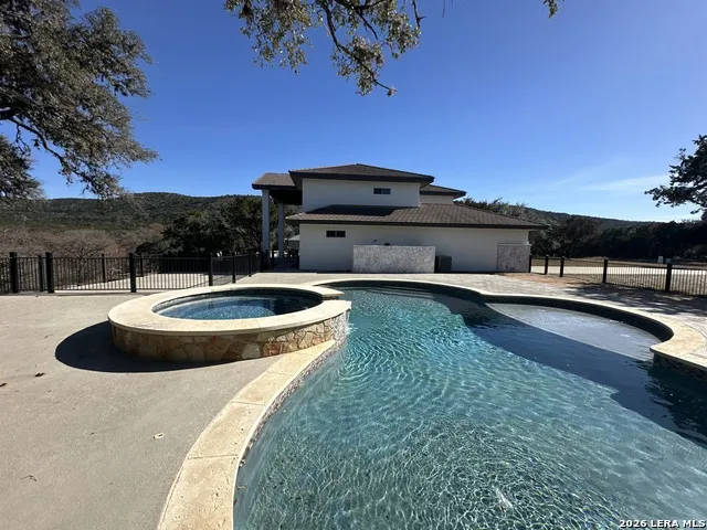 118 Skipping Stone Concan, TX 78838