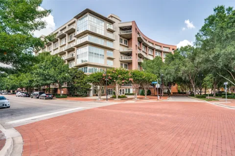5055 Addison Circle #205
