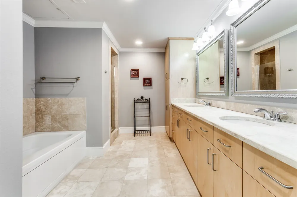 5055 Addison Circle #205 Addison, TX 75001