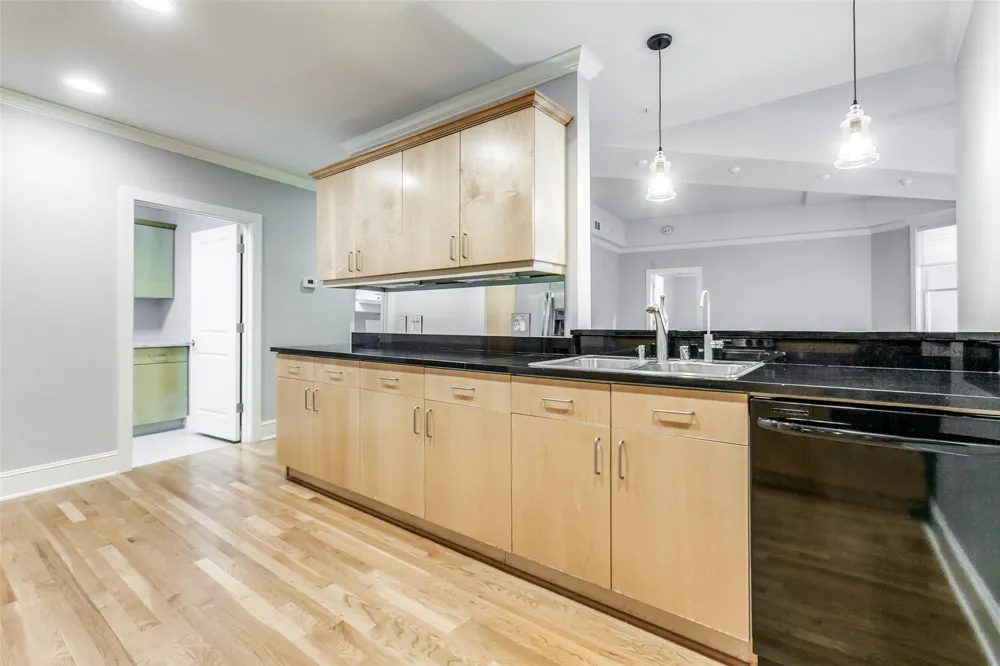 5055 Addison Circle #205 Addison, TX 75001